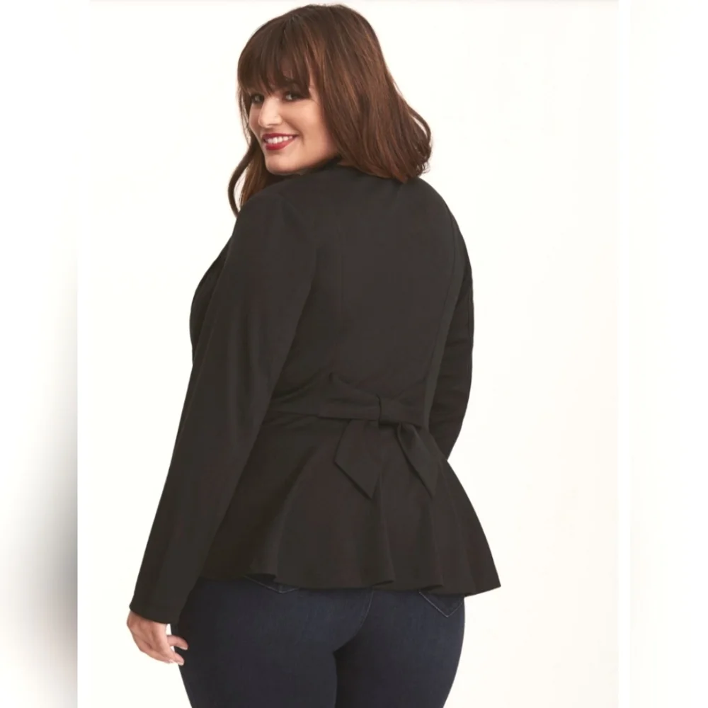 Torrid Disney Collection Minnie Mouse Black Peplum Moto Knit Jacket Plus Sz5 5X - Picture 2 of 11